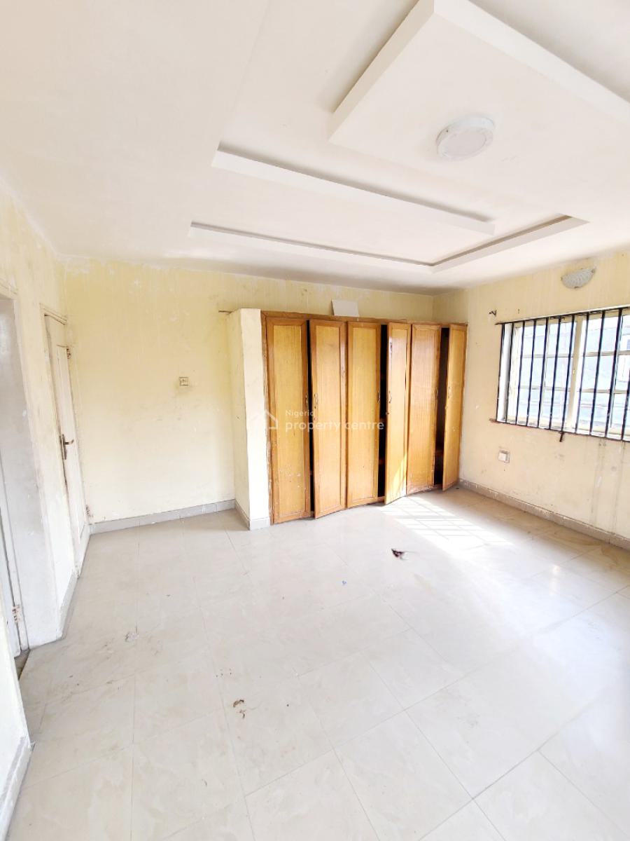 Spacious 3 Bedroom Flat_ Upstairs, Agungi, Lekki, Lagos, Flat / Apartment for Rent