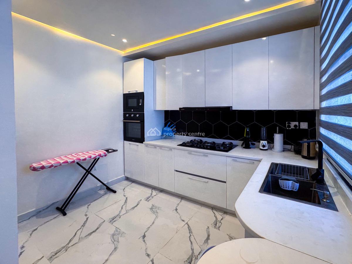 Cozy 2 Bedroom Apartment with in-house Gym and Snooker Board, Jide Oki Street, Victoria Island (vi), Lagos, Flat / Apartment Short Let