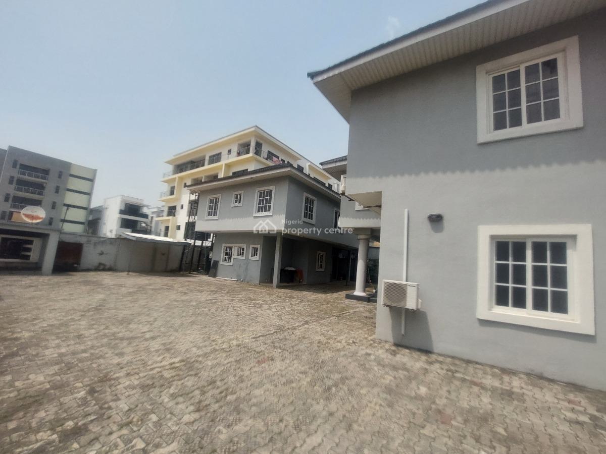 5 Bedrooms Detached Duplex with a Bq, 3 Bedrooms Guesthouse with 2 Rooms, Off Admiralty Road, Lekki Phase 1, Lekki, Lagos, Detached Duplex for Rent
