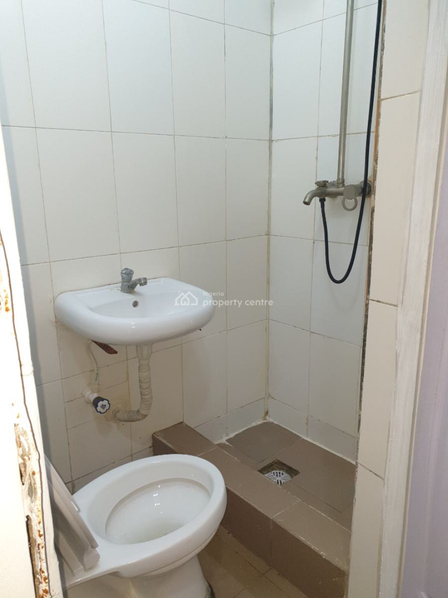 Spacious Studio 2 Bedroom Flat, Osapa, Lekki, Lagos, Flat / Apartment for Rent
