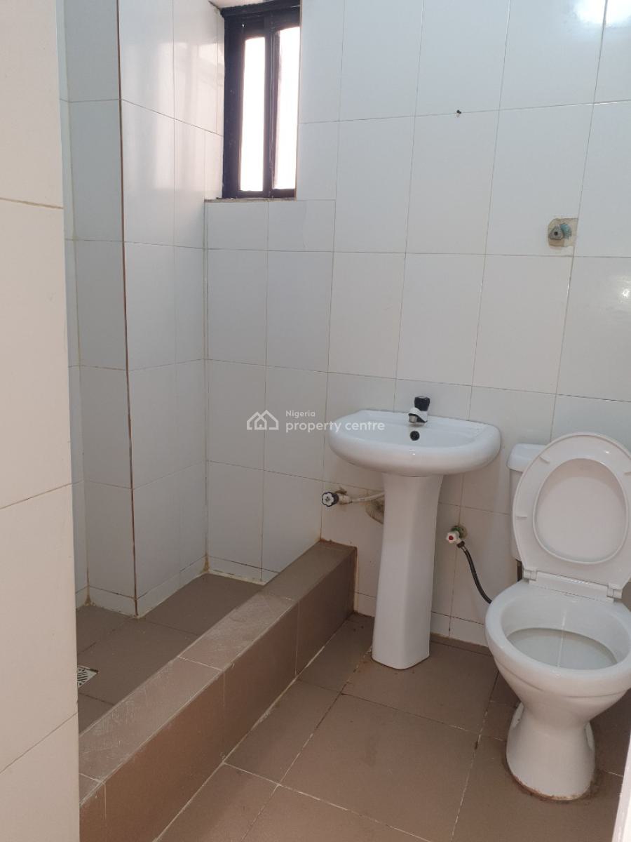 Spacious Studio 2 Bedroom Flat, Osapa, Lekki, Lagos, Flat / Apartment for Rent