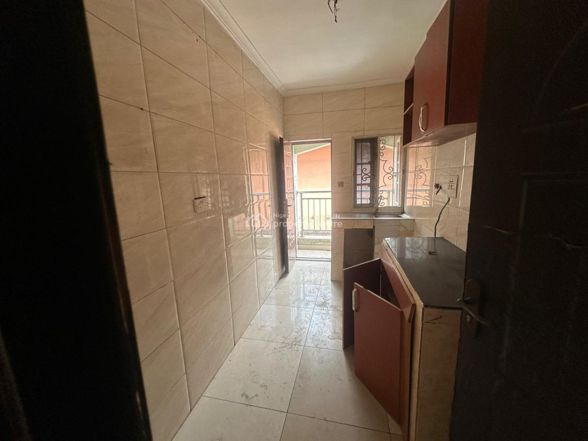 3bedroom Apartment, Off International Airport Road Ajao Estate, Isolo, Lagos, Flat / Apartment for Rent