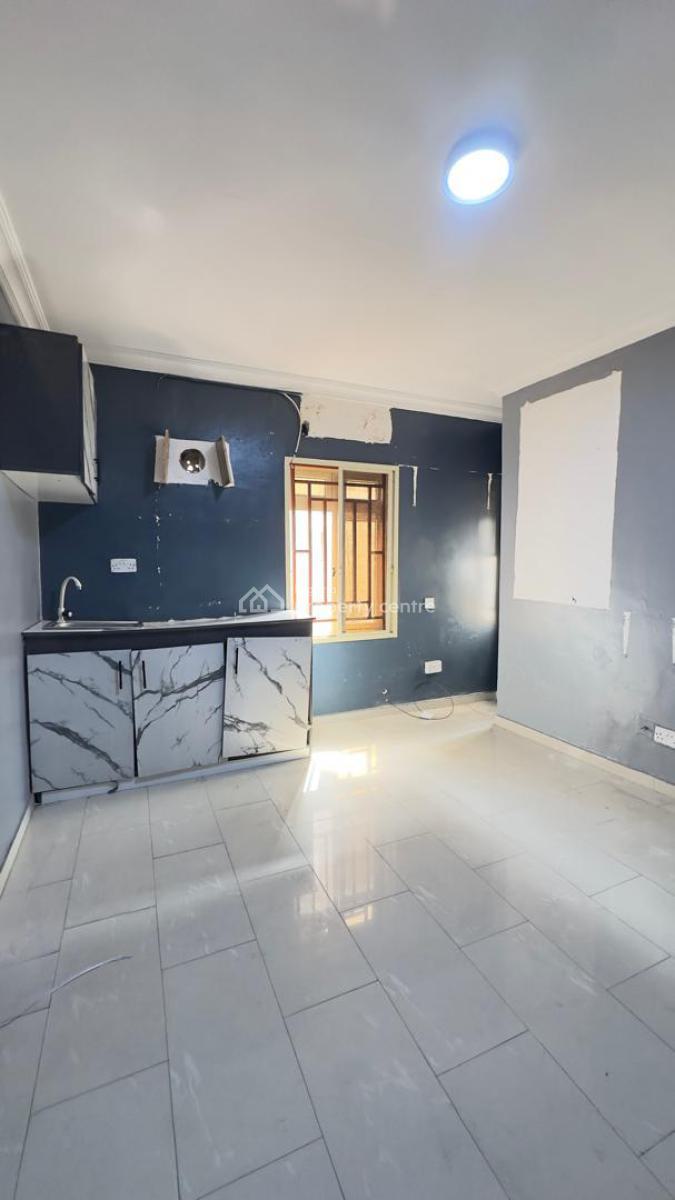 One Room with  Open Plan Kitchen, Lekki Phase 1, Lekki, Lagos, Flat / Apartment for Rent
