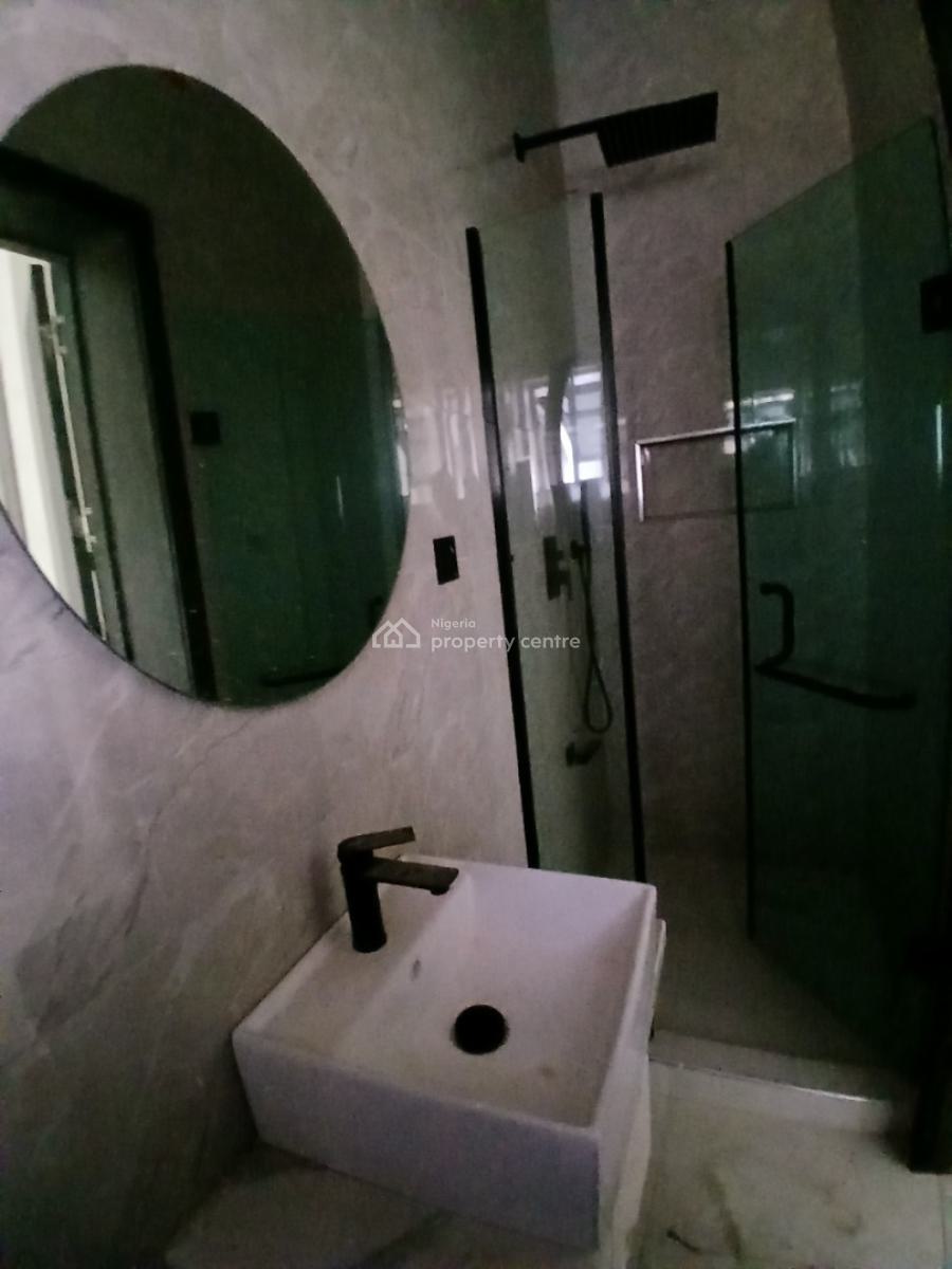 New and Serviced with 24/7 Power Supply 2 Sizeable 2 Bedroom En-suite, Lekki Phase 1, Lekki, Lagos, Flat / Apartment for Rent