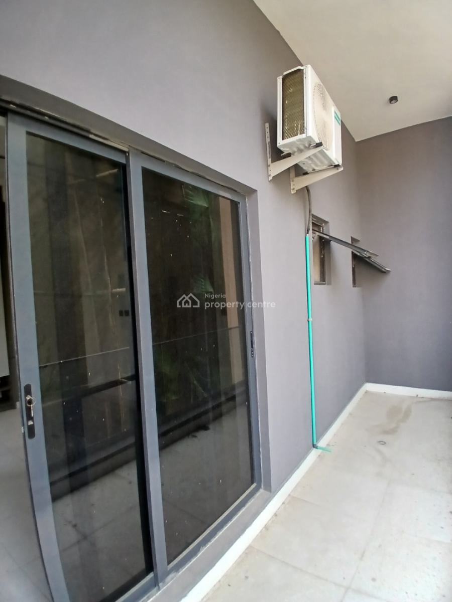 New and Serviced with 24/7 Power Supply 2 Sizeable 2 Bedroom En-suite, Lekki Phase 1, Lekki, Lagos, Flat / Apartment for Rent