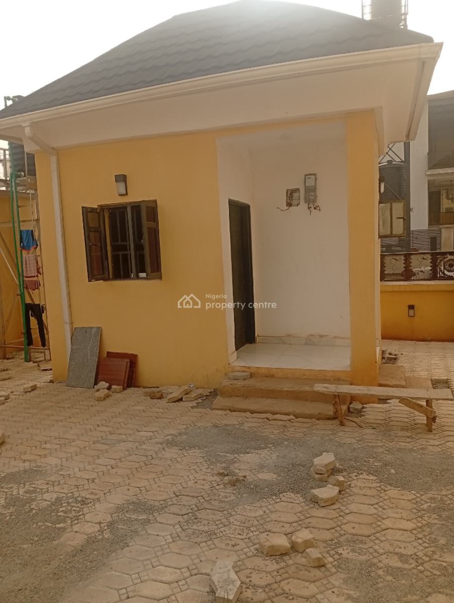 Luxury 3-bedroom Flats, Guzape District, Abuja, Terraced Duplex for Rent