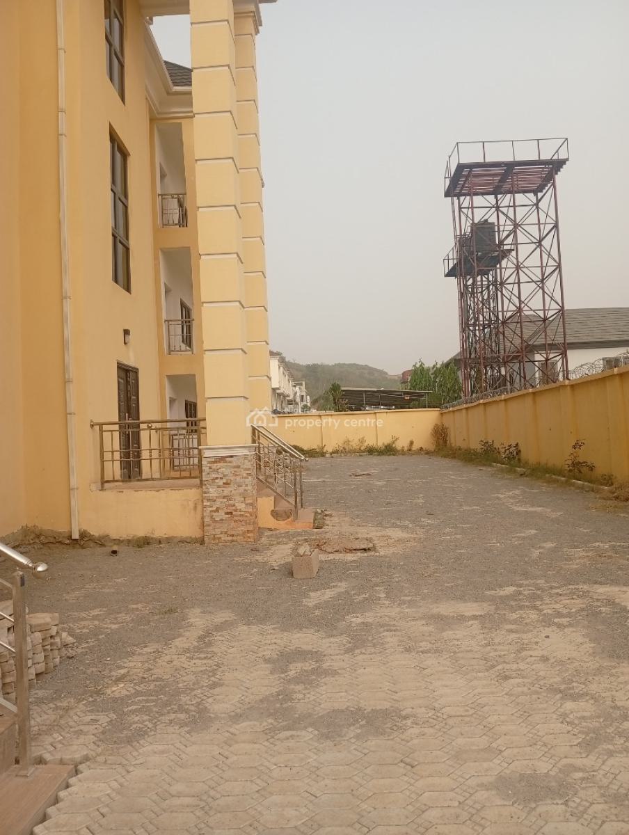 Luxury 3-bedroom Flats, Guzape District, Abuja, Terraced Duplex for Rent
