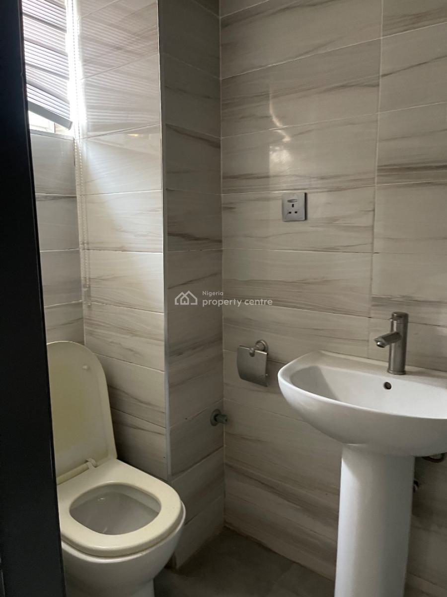 3 Bedroom Maisonette Penthouse, Cadogan Estate, Osapa, Lekki, Lagos, Flat / Apartment for Sale