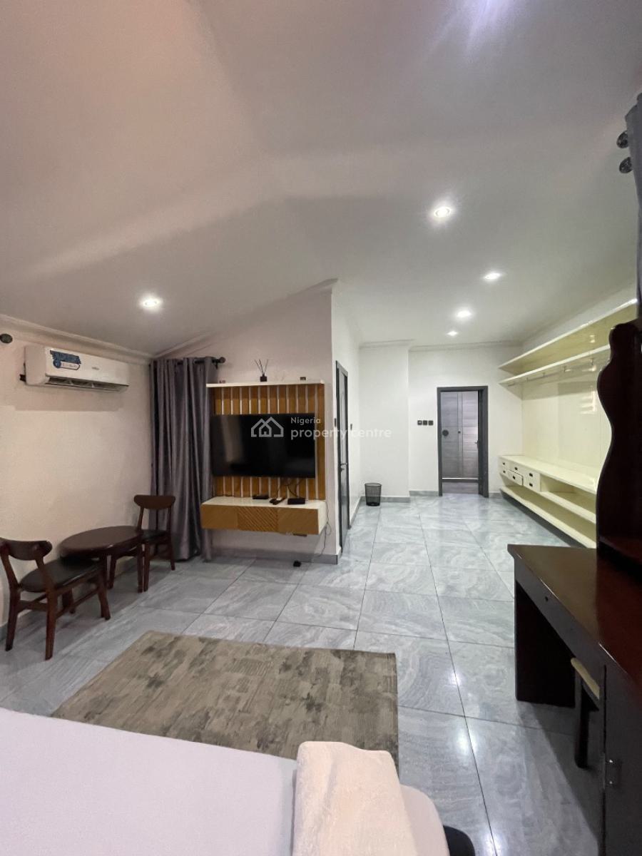 3 Bedroom Maisonette Penthouse, Cadogan Estate, Osapa, Lekki, Lagos, Flat / Apartment for Sale