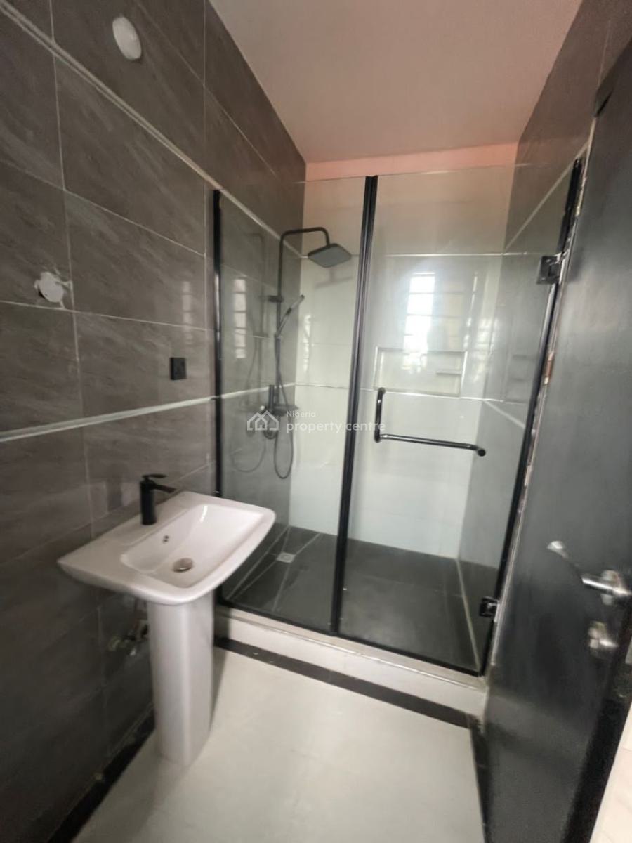 Tastefully Finished Serviced 3 Bedroom Flat with a Room Bq, Lekki Phase 1, Lekki, Lagos, Flat / Apartment for Rent