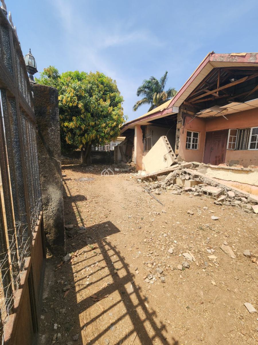 Old 4 Bedroom Bungalow, Prince and Princess Estate, Duboyi, Abuja, Detached Bungalow for Sale