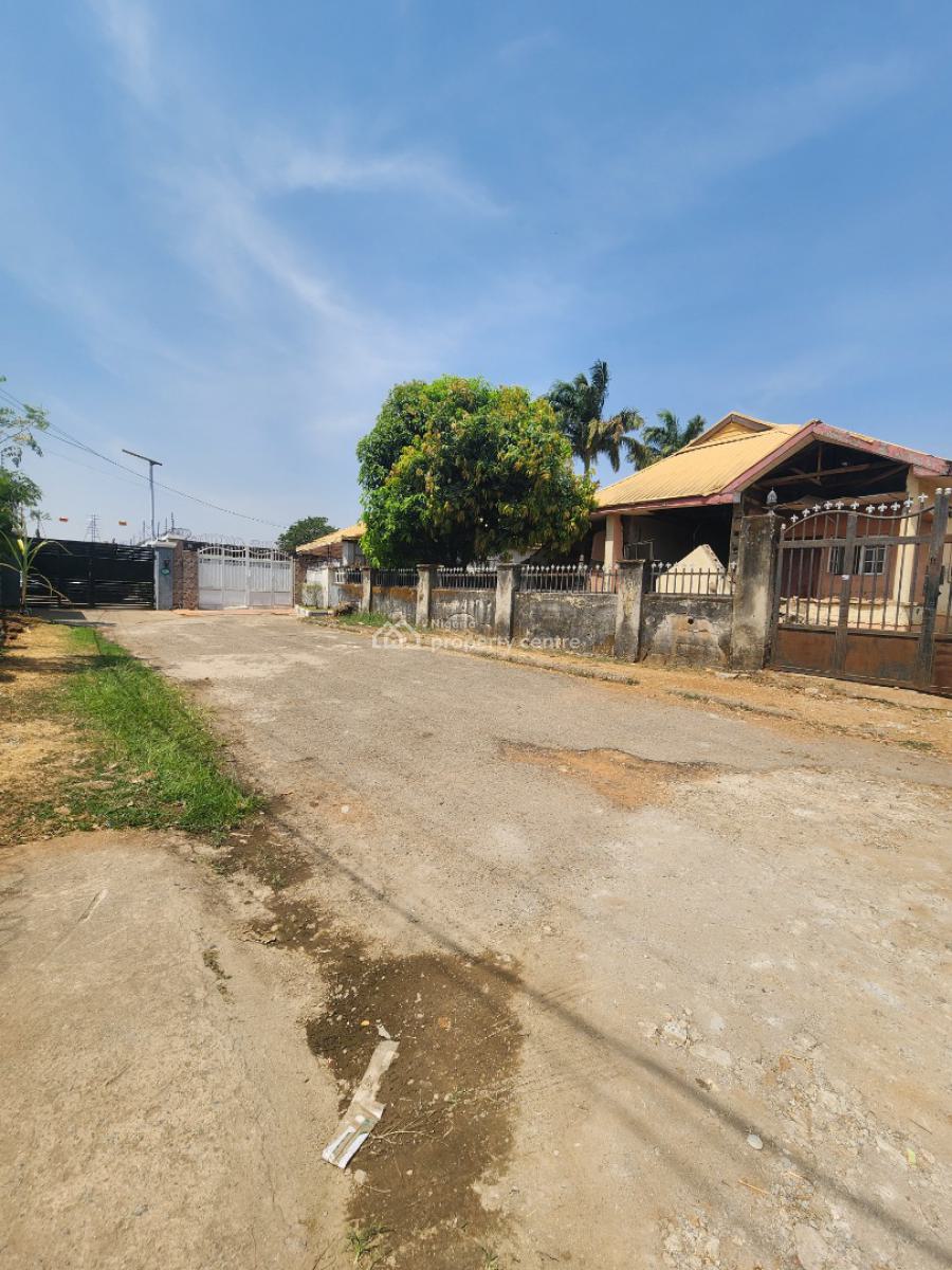 Old 4 Bedroom Bungalow, Prince and Princess Estate, Duboyi, Abuja, Detached Bungalow for Sale