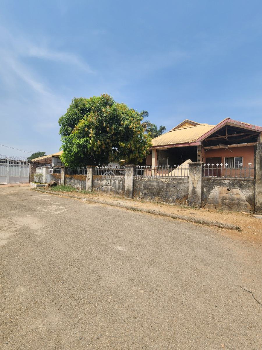 Old 4 Bedroom Bungalow, Prince and Princess Estate, Duboyi, Abuja, Detached Bungalow for Sale