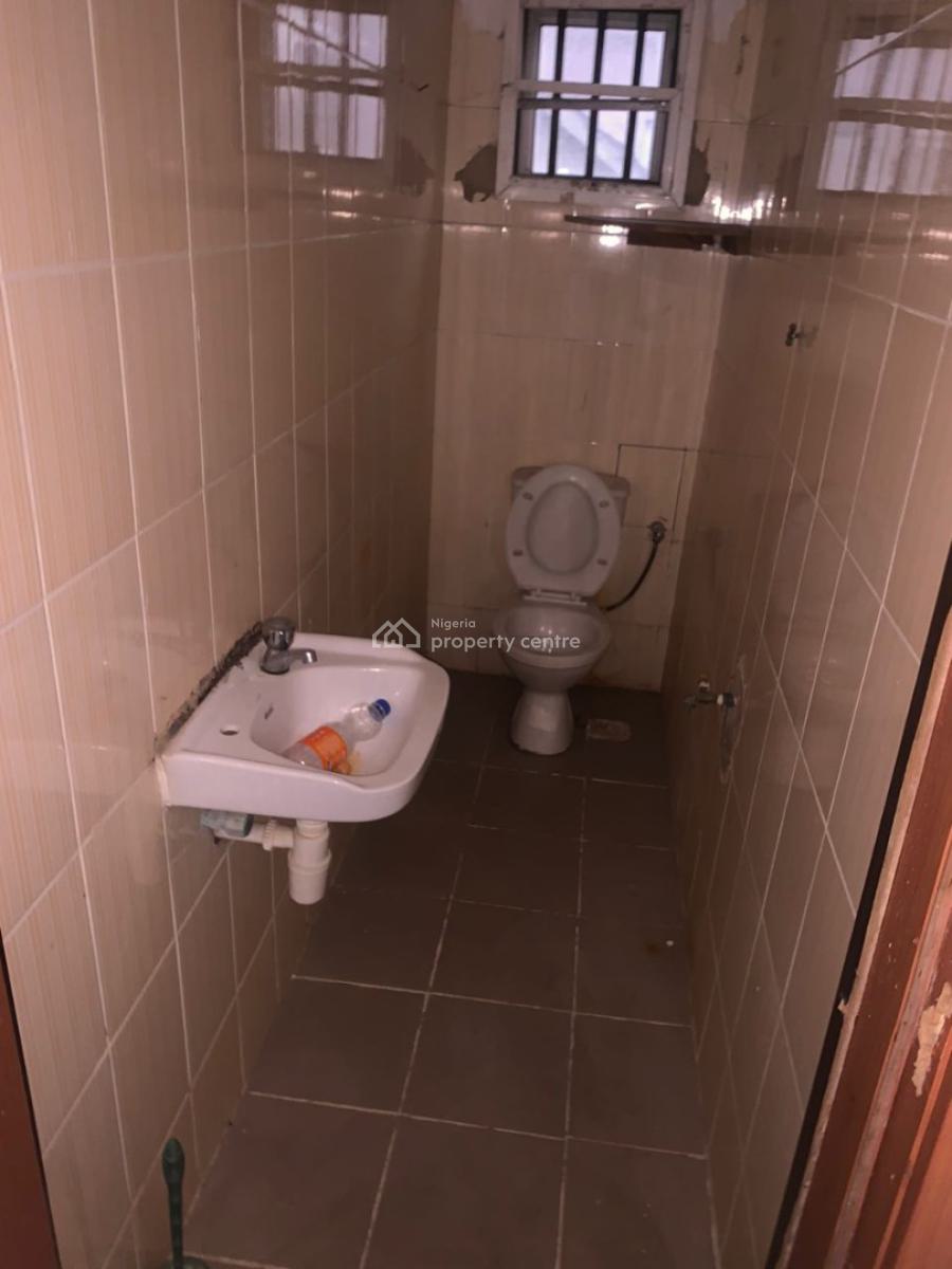a Boys Quarter, Ocean Bay Estate, Orchid Road, Lekki, Lagos, Self Contain (single Rooms) for Rent