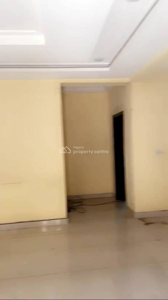 Lovely 3 Bedroom Flat, Off Demurin Road, Ketu, Lagos, Flat / Apartment for Rent