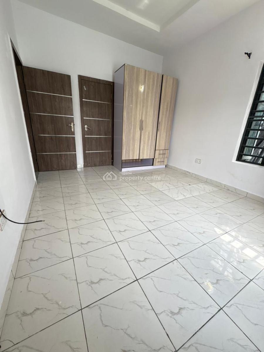 Exquisite Spacious Semi Master Bedroom, Ologolo, Lekki Phase 1, Lekki, Lagos, Flat / Apartment for Rent
