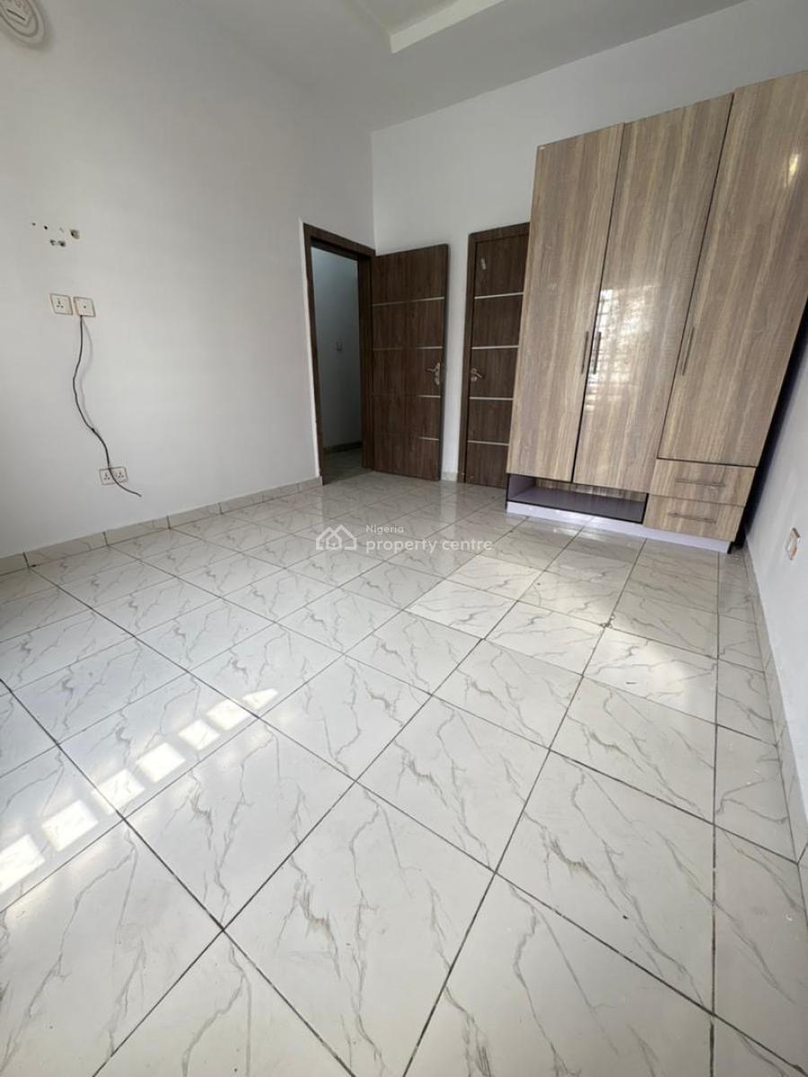 Exquisite Spacious Semi Master Bedroom, Ologolo, Lekki Phase 1, Lekki, Lagos, Flat / Apartment for Rent