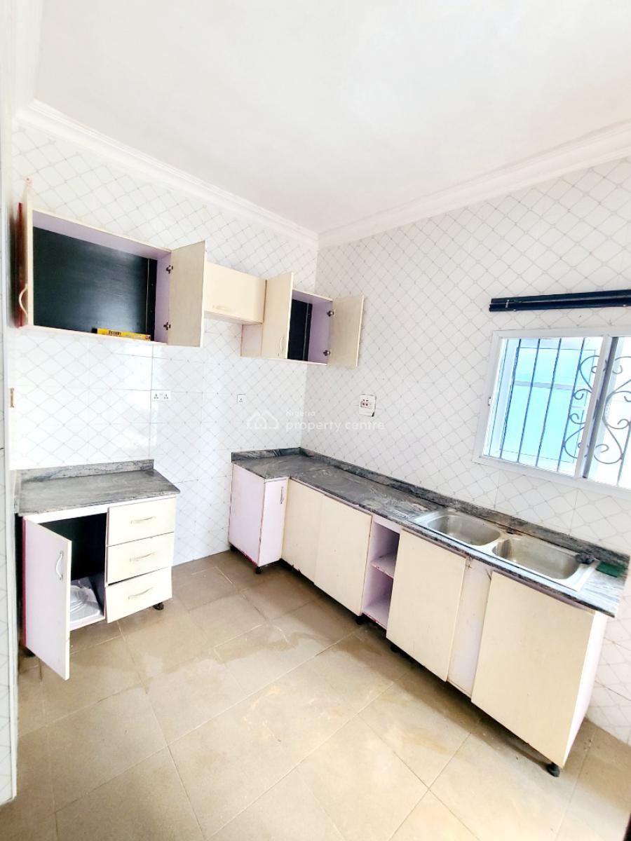 Newly Renovated 3 Bedroom Flat, Ikota Gra Estate, Ikota, Lekki, Lagos, Flat / Apartment for Rent