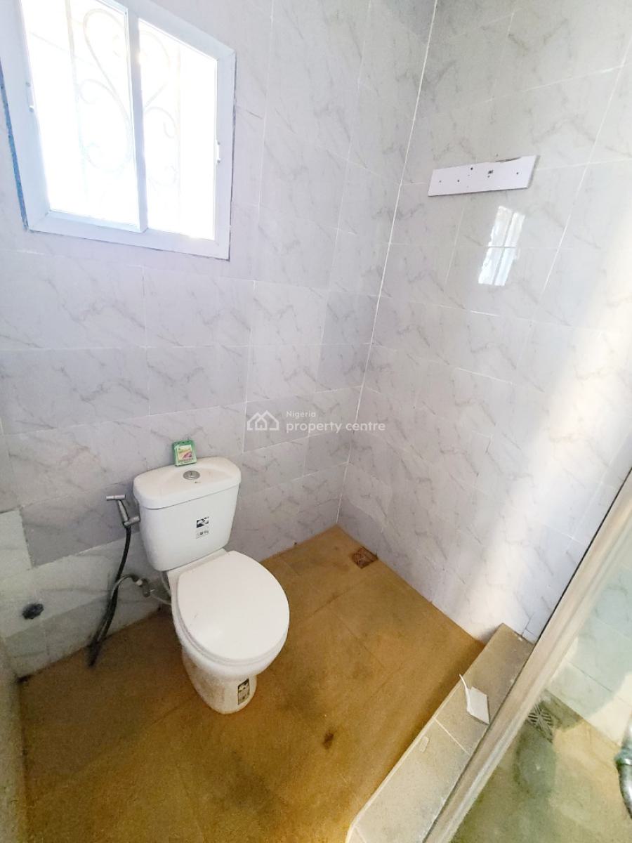 Newly Renovated 3 Bedroom Flat, Ikota Gra Estate, Ikota, Lekki, Lagos, Flat / Apartment for Rent