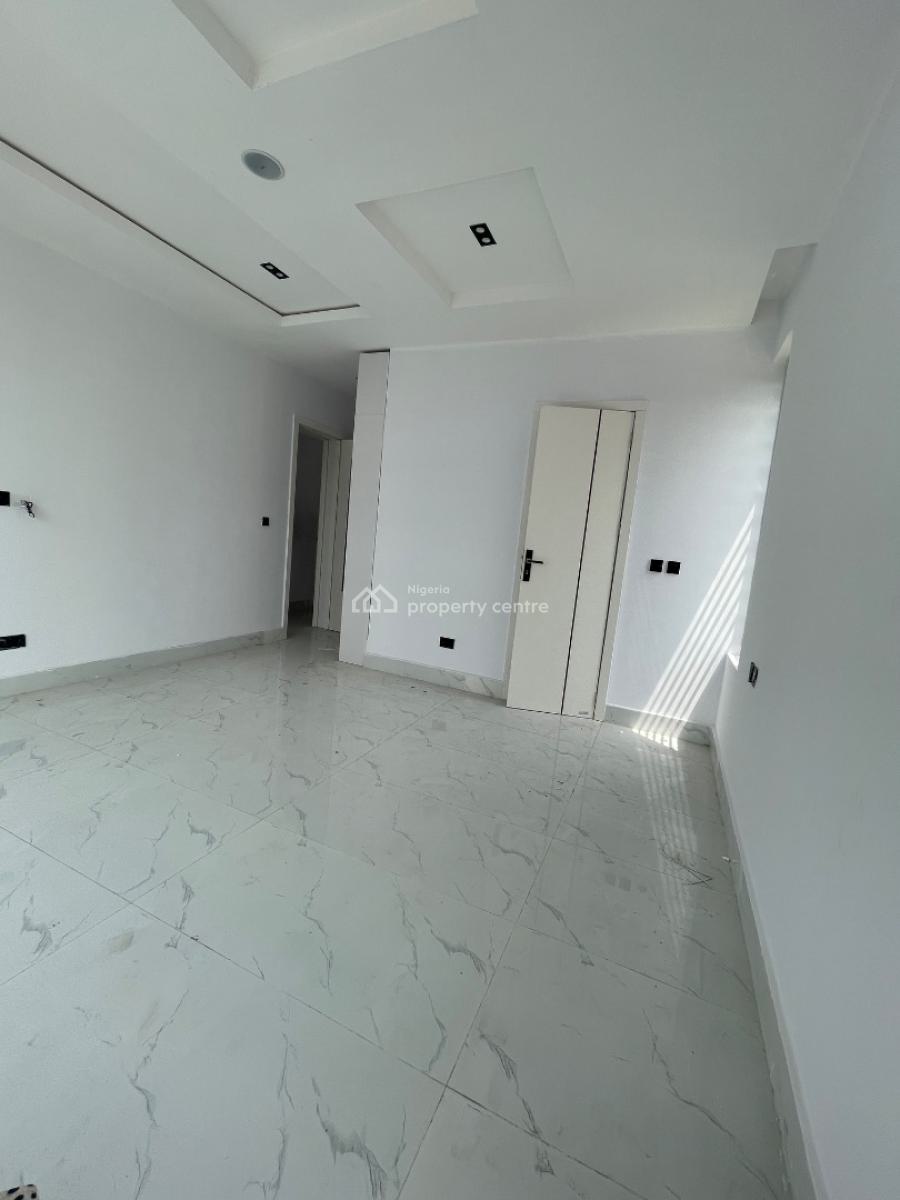 Cozy 2 Bedroom Apartment, Lekki Phase 1, Lekki, Lagos, Flat / Apartment for Sale