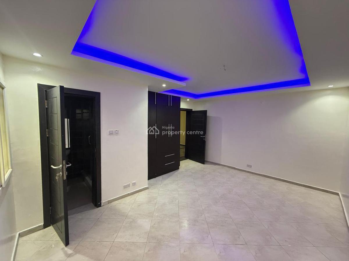 3 Bedroom Apartment with Boys Quarters and 8kva Solar, Lekki Phase 1, Lekki, Lagos, Flat / Apartment for Rent