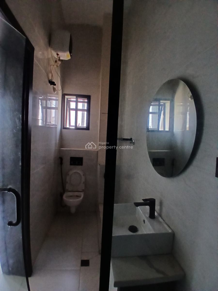 New and Serviced with 24/7 Power Supply 3 Bedroom En-suite Flat. It Wi, Lekki Phase 1, Lekki, Lagos, Flat / Apartment for Rent