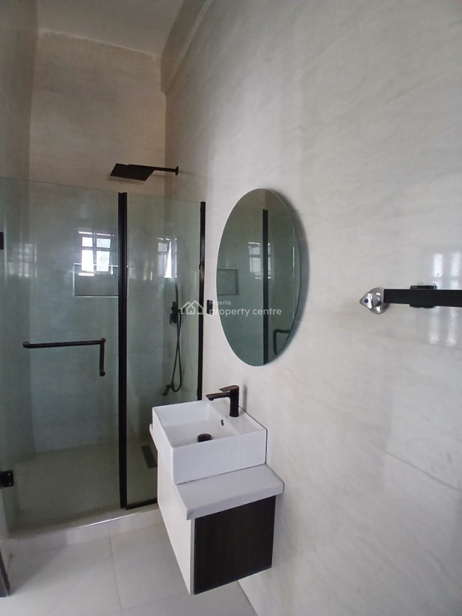 New and Serviced with 24/7 Power Supply 3 Bedroom En-suite Flat. It Wi, Lekki Phase 1, Lekki, Lagos, Flat / Apartment for Rent