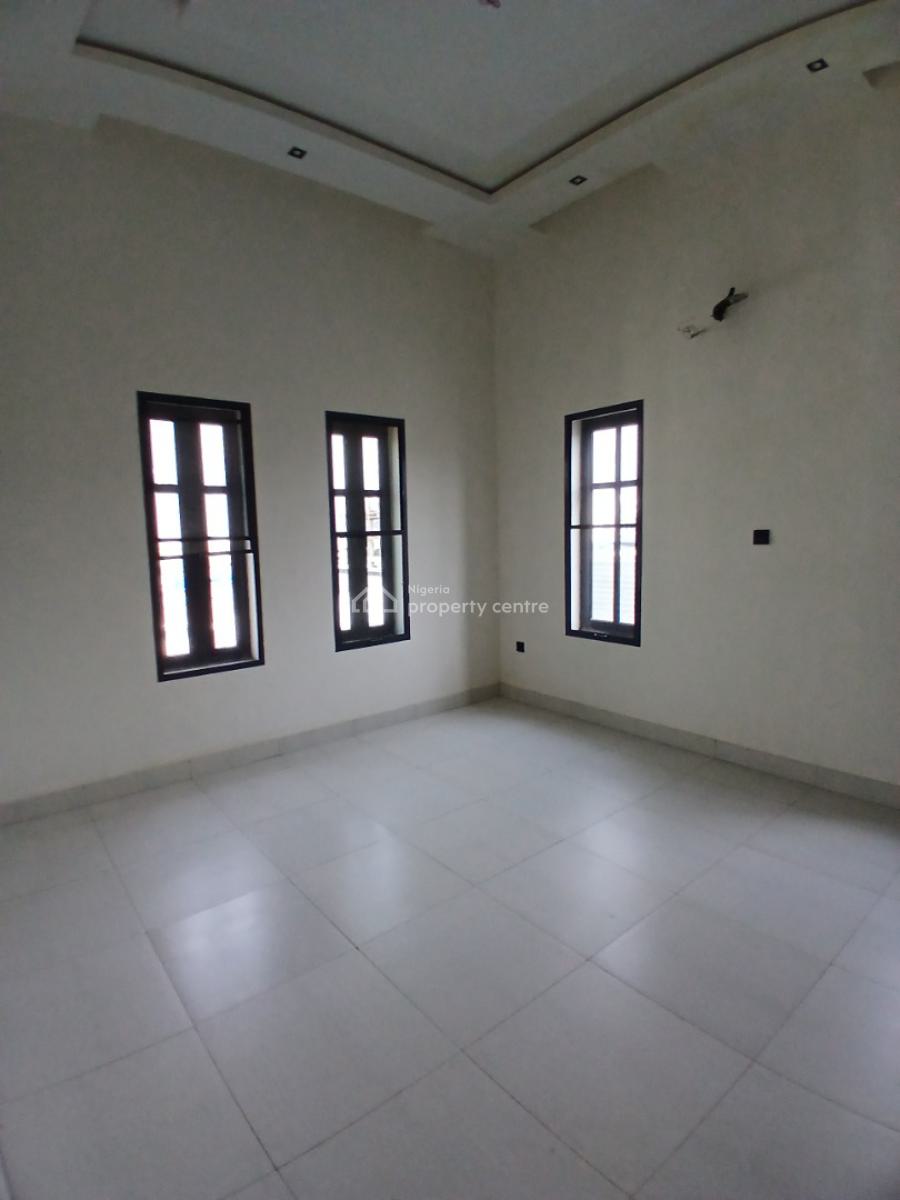 New and Serviced with 24/7 Power Supply 3 Bedroom En-suite Flat. It Wi, Lekki Phase 1, Lekki, Lagos, Flat / Apartment for Rent