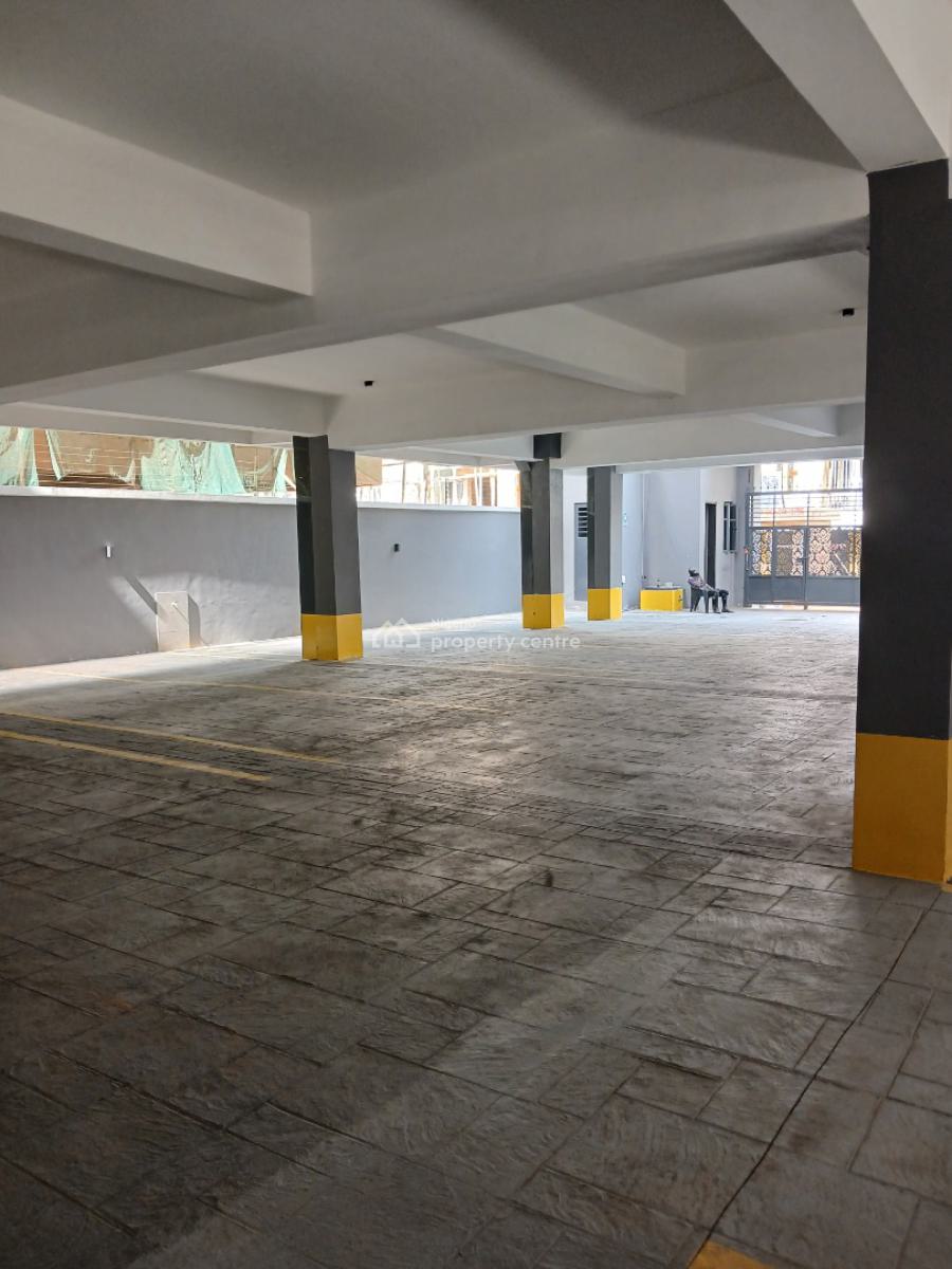 New and Serviced with 24/7 Power Supply 3 Bedroom En-suite Flat. It Wi, Lekki Phase 1, Lekki, Lagos, Flat / Apartment for Rent