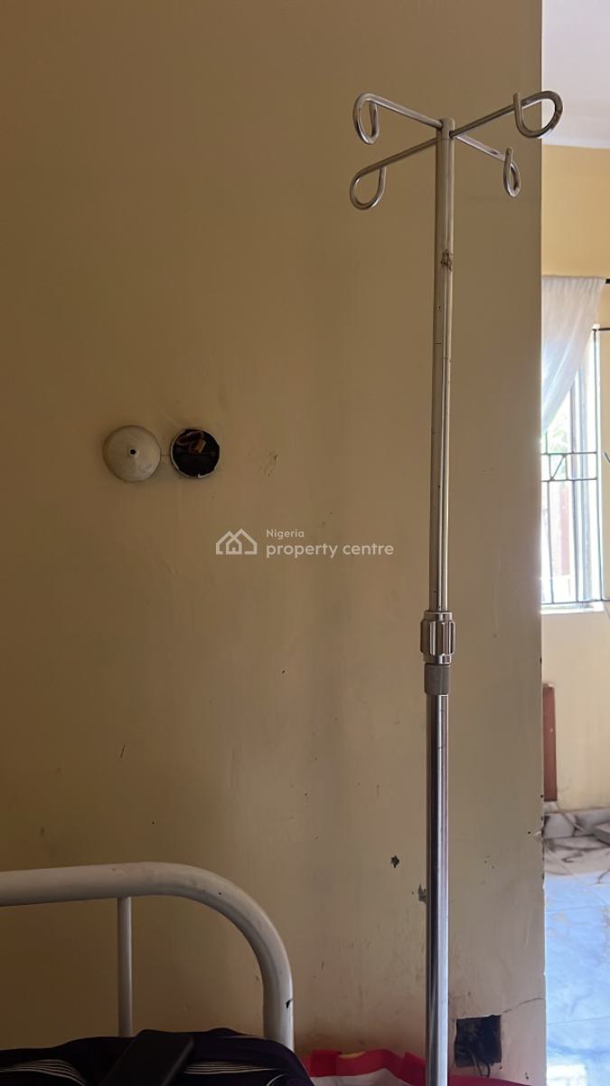 a Well Maintained, Self Serviced 5 Bedroom Semi Detached House with Bq, Lekki Right Hand Side ( Other Side of Lekki Scheme 1), Lekki Phase 1, Lekki, Lagos, Semi-detached Duplex for Rent