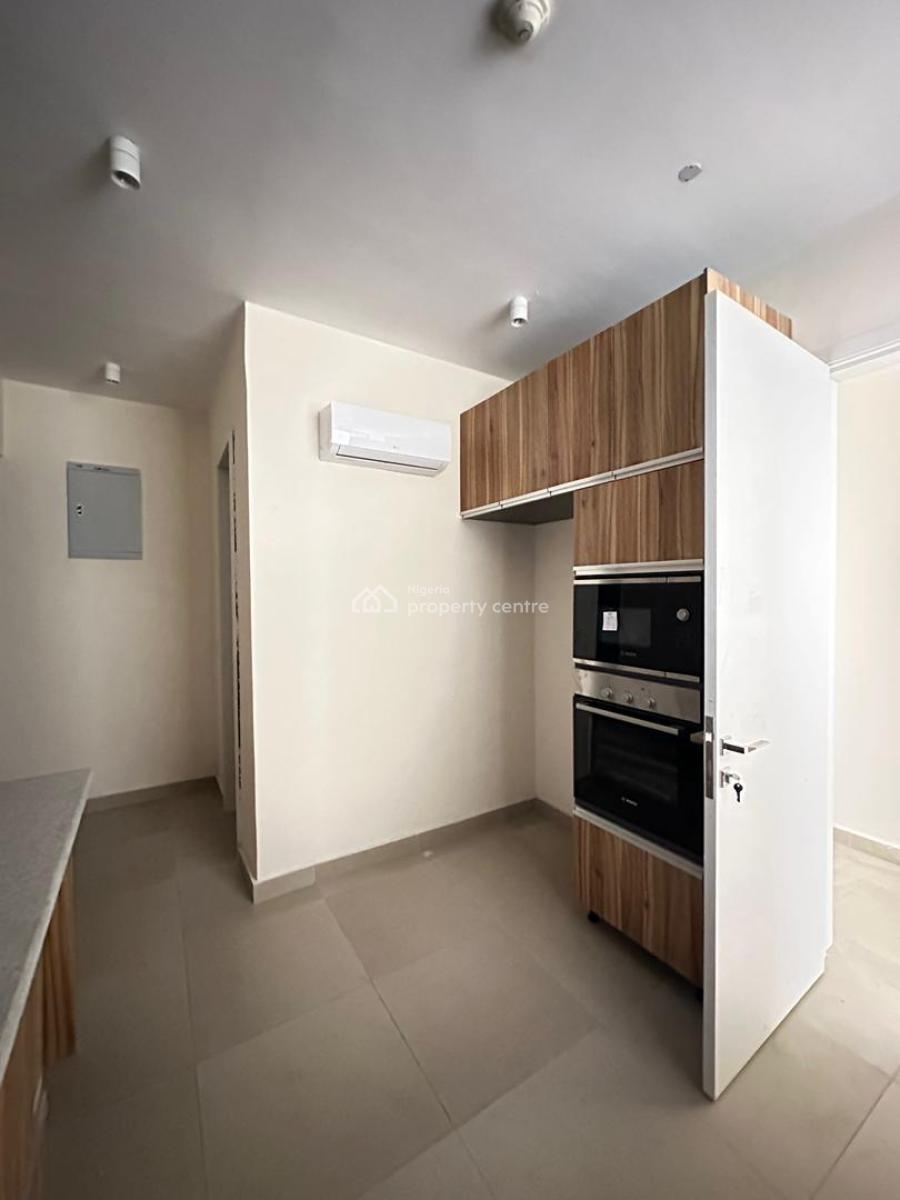 3 Bedroom Apartment with Gym, Swimming Pool, Elevator & Bq, Lekki Phase 1, Lekki, Lagos, Flat / Apartment for Sale