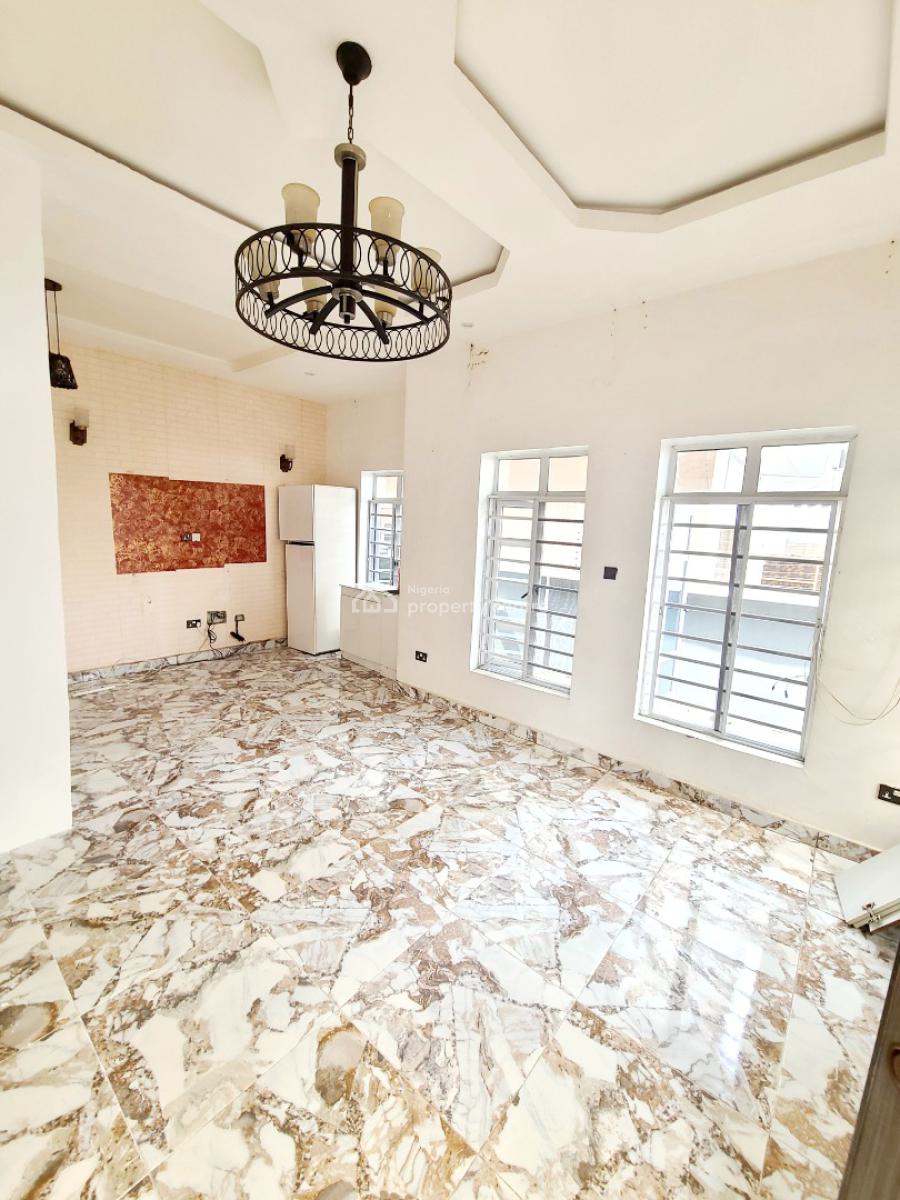 Masters Bedroom Shared Apartment with Jacuzzi, Ikota Villa Estate, Ikota, Lekki, Lagos, Self Contain (single Rooms) for Rent