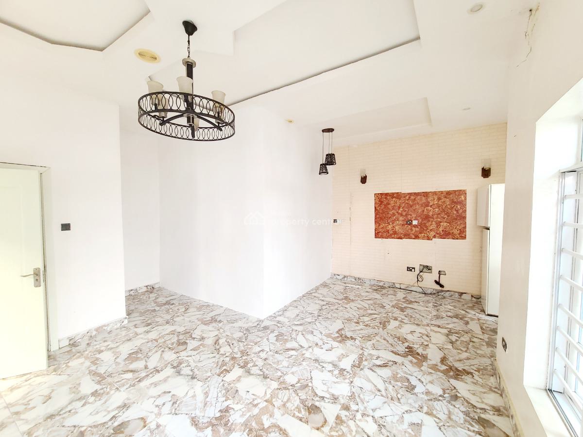 Masters Bedroom Shared Apartment with Jacuzzi, Ikota Villa Estate, Ikota, Lekki, Lagos, Self Contain (single Rooms) for Rent