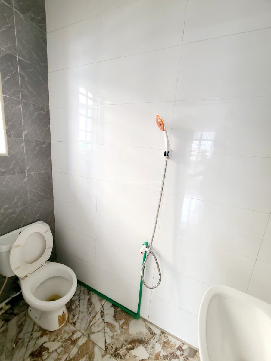 Masters Bedroom Shared Apartment with Jacuzzi, Ikota Villa Estate, Ikota, Lekki, Lagos, Self Contain (single Rooms) for Rent