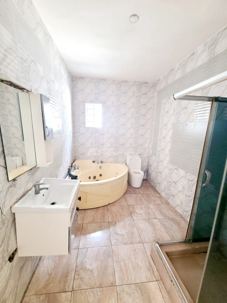 Masters Bedroom Shared Apartment with Jacuzzi, Ikota Villa Estate, Ikota, Lekki, Lagos, Self Contain (single Rooms) for Rent