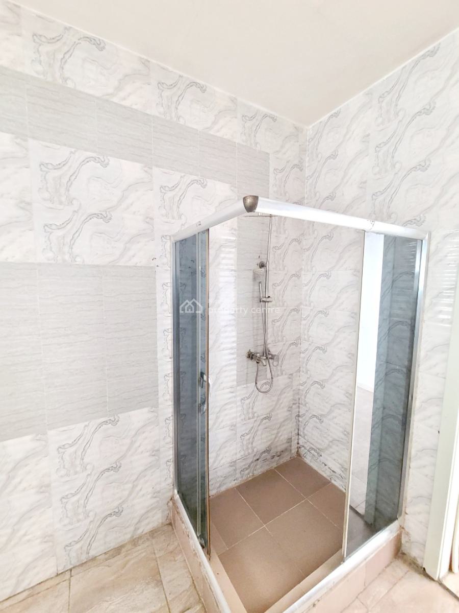 Masters Bedroom Shared Apartment with Jacuzzi, Ikota Villa Estate, Ikota, Lekki, Lagos, Self Contain (single Rooms) for Rent