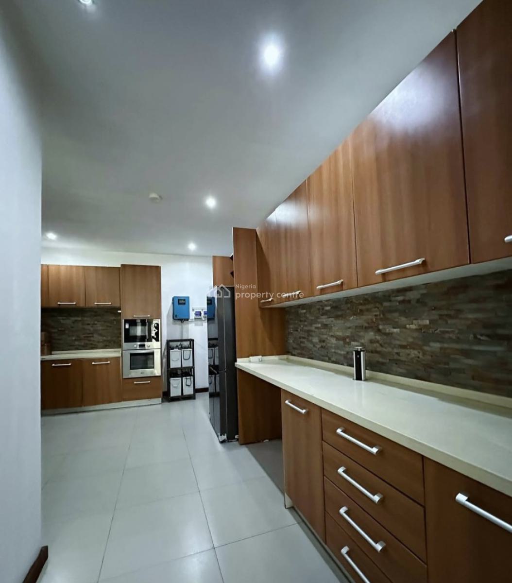 Serviced with 24/7 Power Supply 3 Bedroom En-suite Flat with Fully Fit, Ikoyi, Lagos, Flat / Apartment for Rent