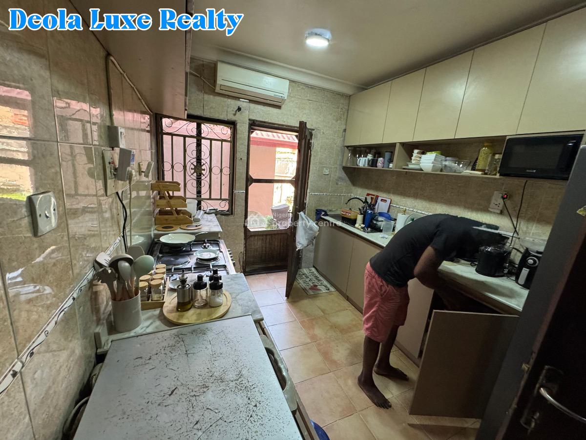 a Well Maintained 4 Bedroom Duplex in a Family Oriented Es (distress), Femi Okunu Estate, Jakande, Lekki, Lagos, Semi-detached Duplex for Sale