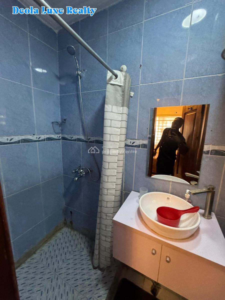 a Well Maintained 4 Bedroom Duplex in a Family Oriented Es (distress), Femi Okunu Estate, Jakande, Lekki, Lagos, Semi-detached Duplex for Sale