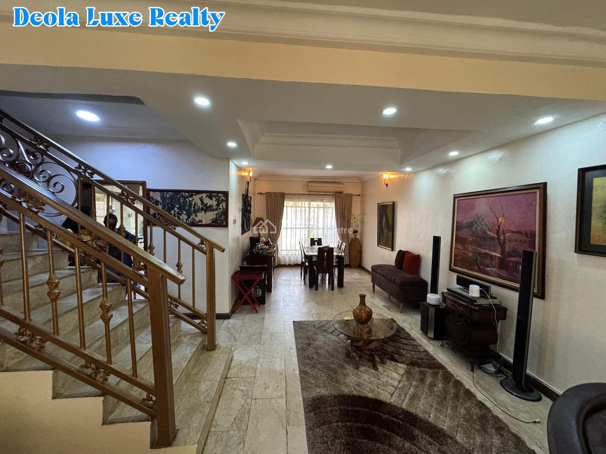 a Well Maintained 4 Bedroom Duplex in a Family Oriented Es (distress), Femi Okunu Estate, Jakande, Lekki, Lagos, Semi-detached Duplex for Sale