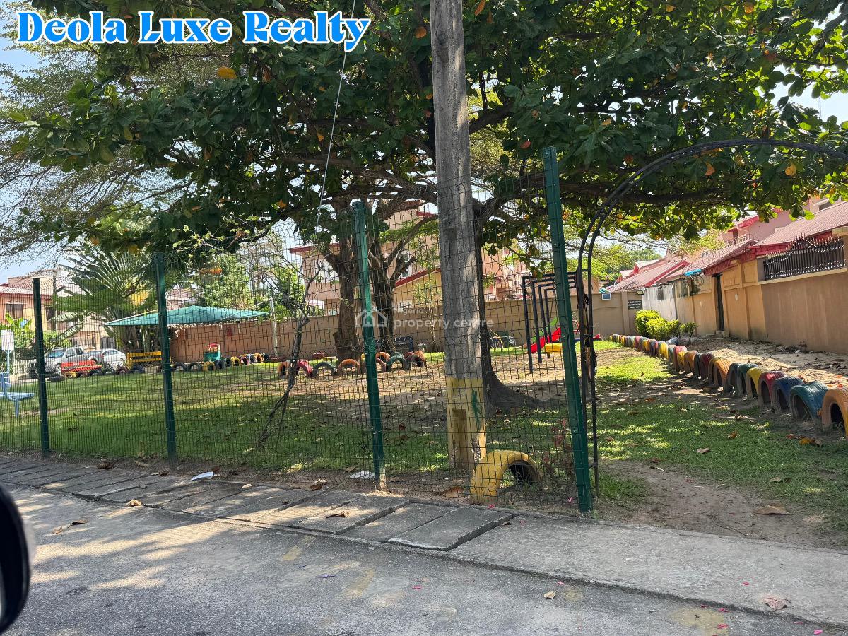 a Well Maintained 4 Bedroom Duplex in a Family Oriented Es (distress), Femi Okunu Estate, Jakande, Lekki, Lagos, Semi-detached Duplex for Sale