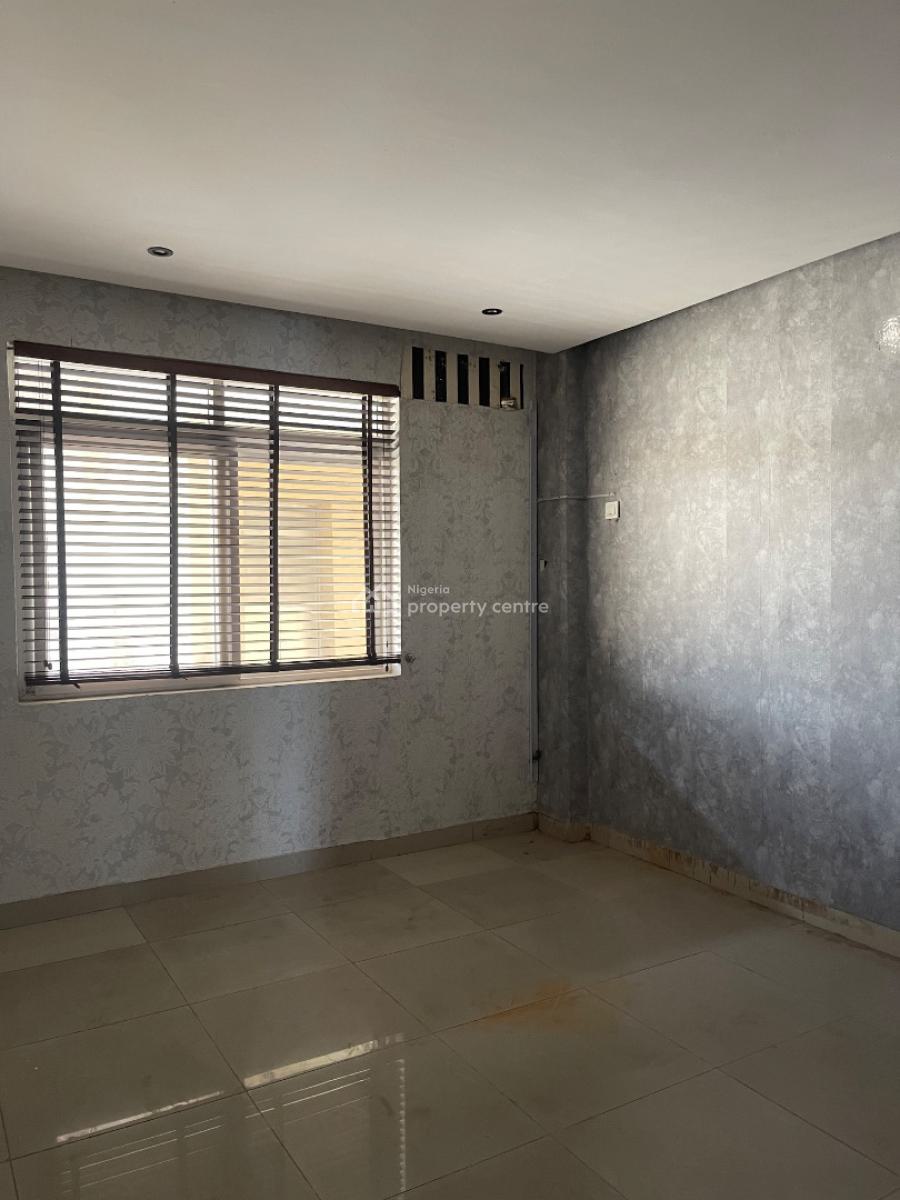 Waterfront Spacious 3 Bedroom Apartment, Off Admiralty Way, Lekki Phase 1, Lekki, Lagos, Flat / Apartment for Rent