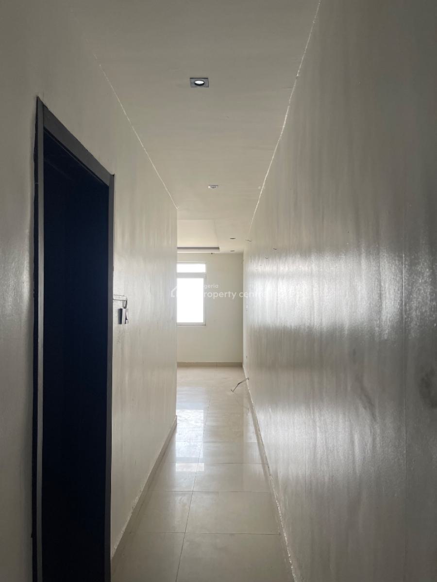 Waterfront Spacious 3 Bedroom Apartment, Off Admiralty Way, Lekki Phase 1, Lekki, Lagos, Flat / Apartment for Rent