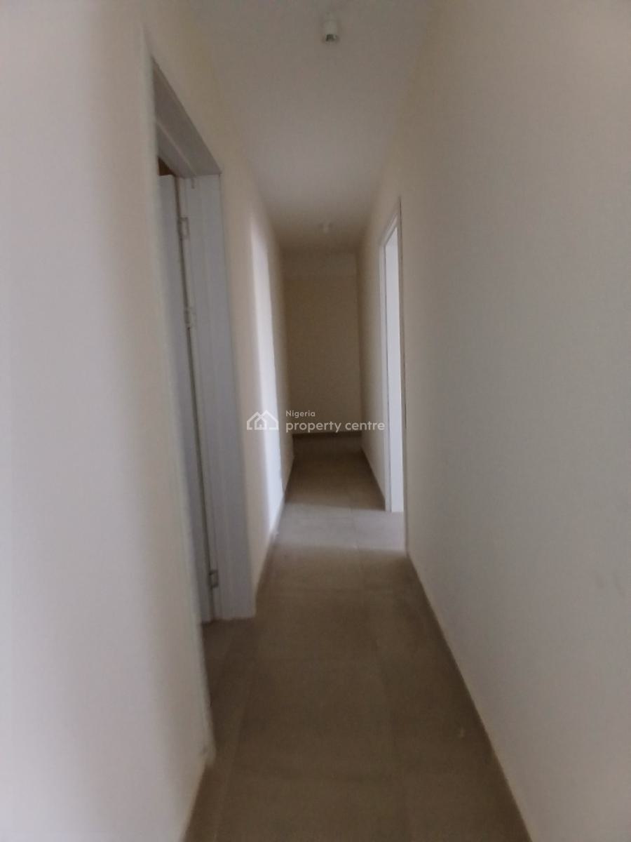 Well-finished and Serviced with 24/7 Power Supply 2 Bedroom En-suite F, Lekki Phase 1, Lekki, Lagos, Flat / Apartment for Sale