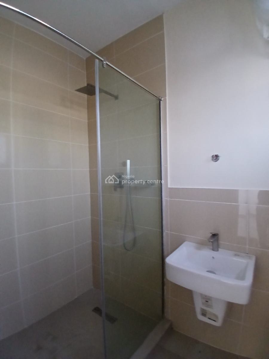 Well-finished and Serviced with 24/7 Power Supply 2 Bedroom En-suite F, Lekki Phase 1, Lekki, Lagos, Flat / Apartment for Sale