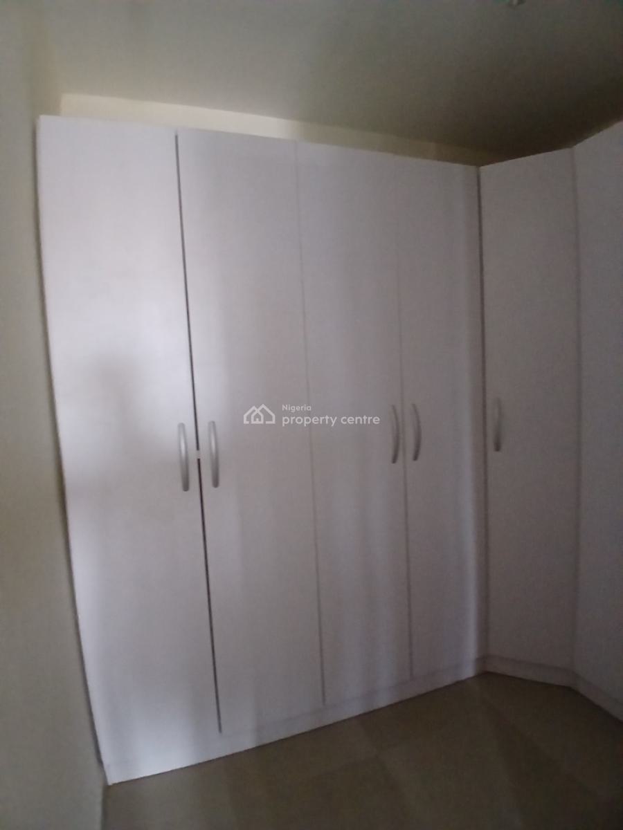 Well-finished and Serviced with 24/7 Power Supply 2 Bedroom En-suite F, Lekki Phase 1, Lekki, Lagos, Flat / Apartment for Sale