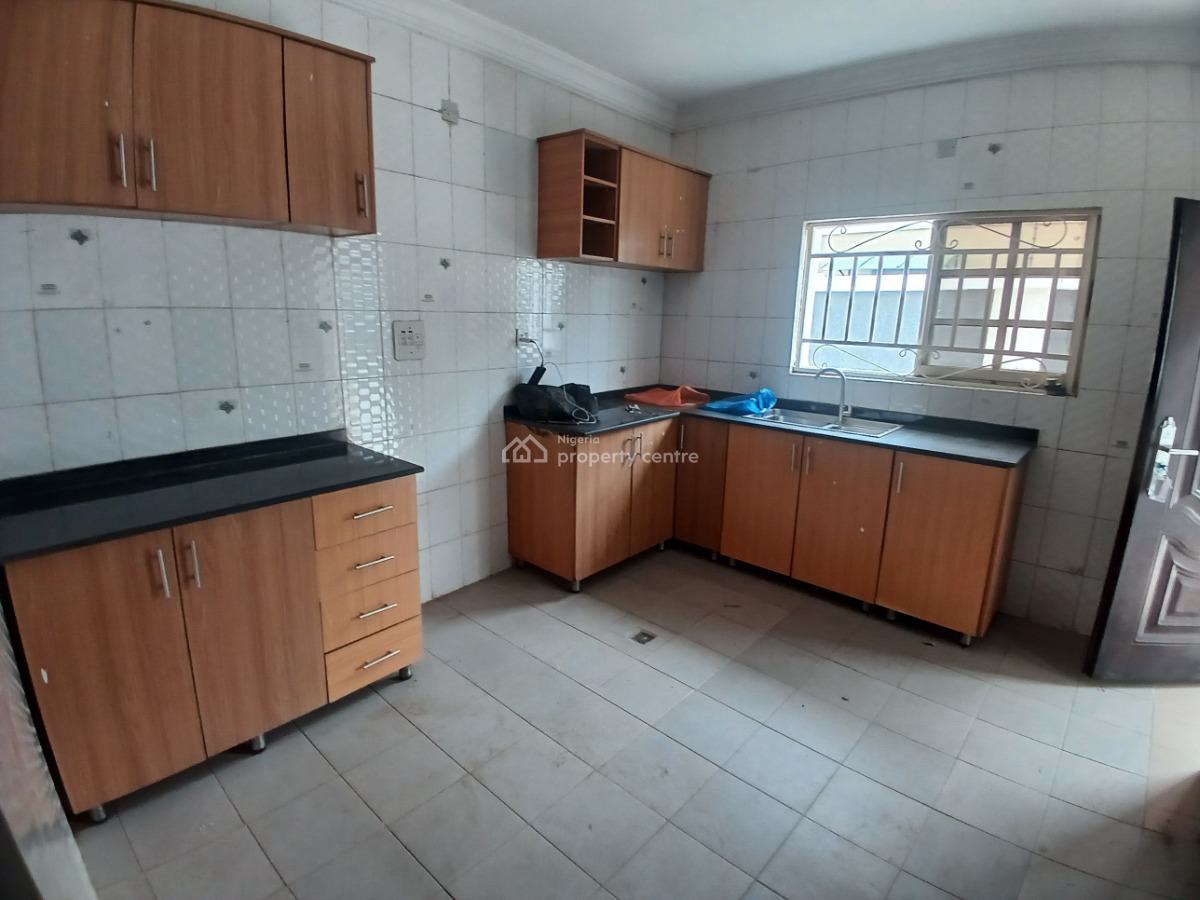 Newly Renovated 3 Bedrooom Bungalow with 2 Self Contain Bq, By Suncity Estate, Galadimawa, Abuja, Detached Bungalow for Rent