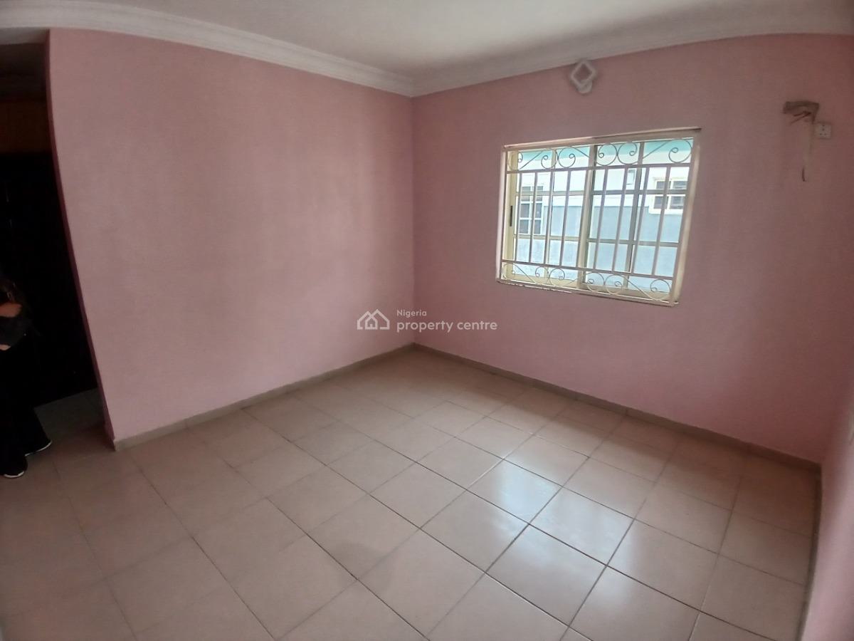 Newly Renovated 3 Bedrooom Bungalow with 2 Self Contain Bq, By Suncity Estate, Galadimawa, Abuja, Detached Bungalow for Rent