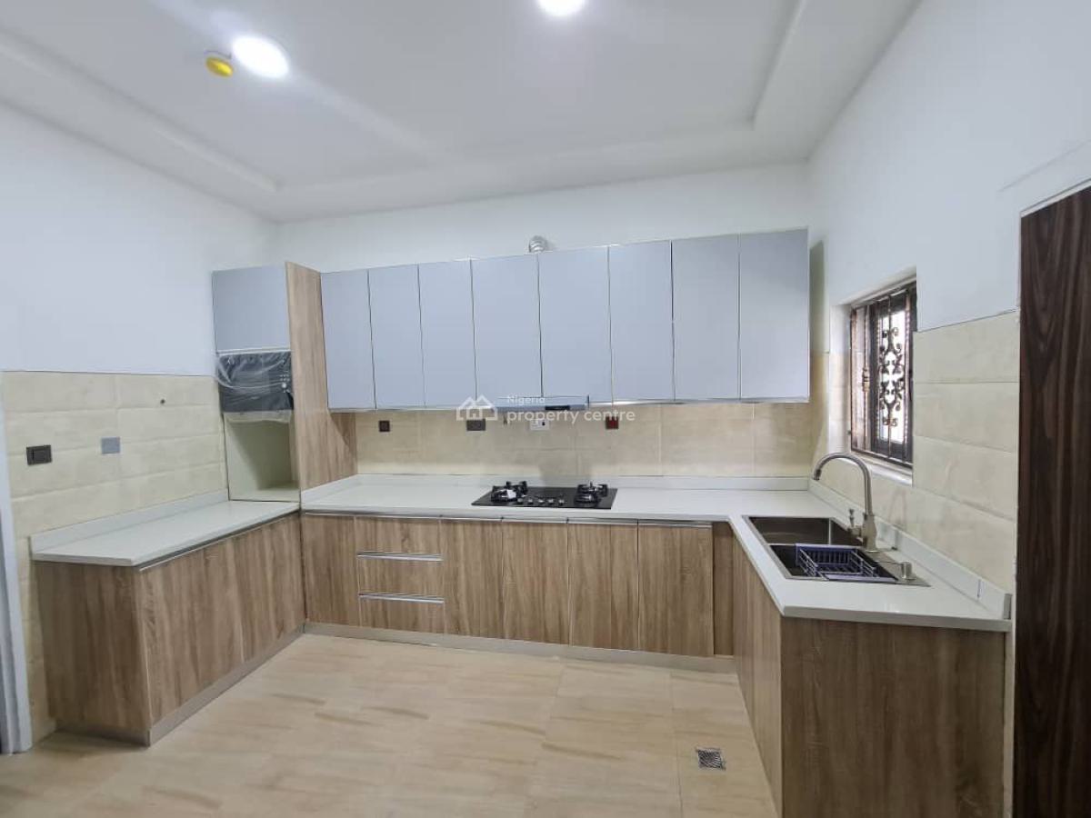 Spacious 5-bedroom Semi-detached Duplex + Bq + Swimming + Water Founta, Guzape Main, Guzape District, Abuja, Semi-detached Duplex for Sale