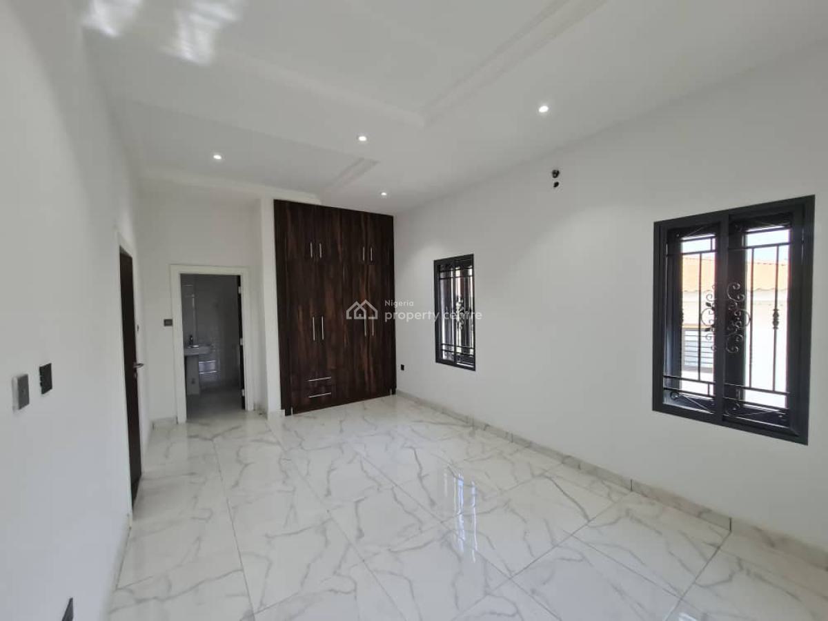 Spacious 5-bedroom Semi-detached Duplex + Bq + Swimming + Water Founta, Guzape Main, Guzape District, Abuja, Semi-detached Duplex for Sale